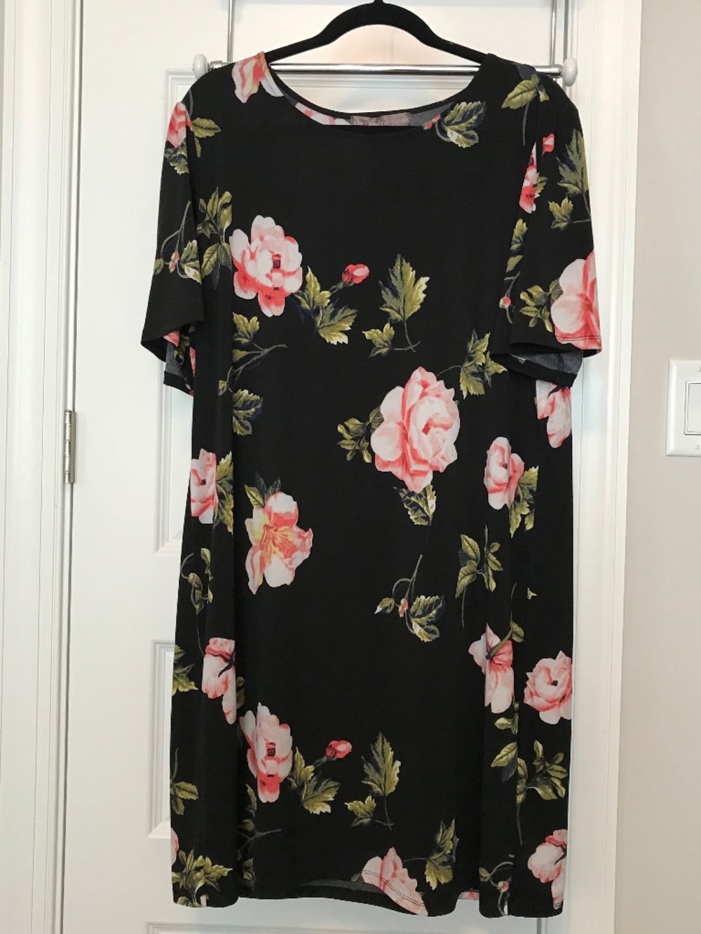 Alexandra & Oak black short sleeve boat neck slip on floral midi dress (XL)